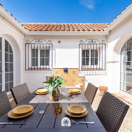 Mediterranean Way - El Patio 아파트